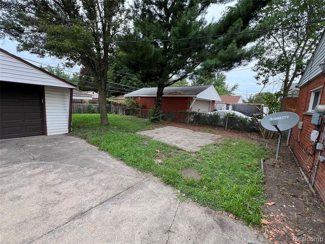 4696 Roosevelt Boulevard, Dearborn Heights, MI 48125