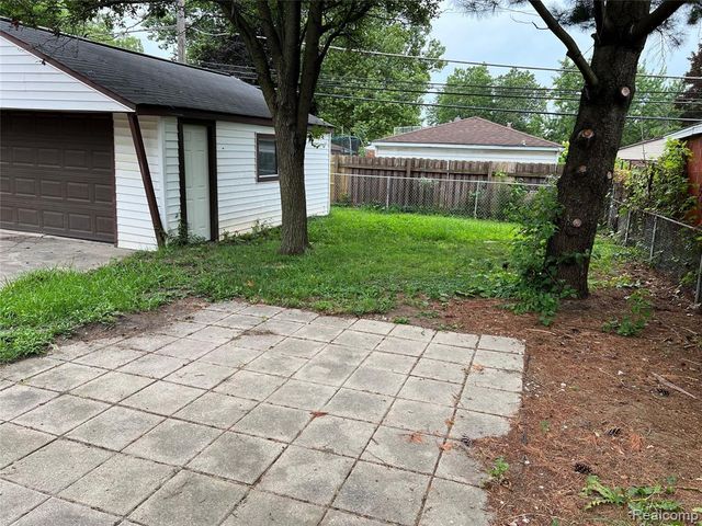 4696 Roosevelt Boulevard, Dearborn Heights, MI 48125