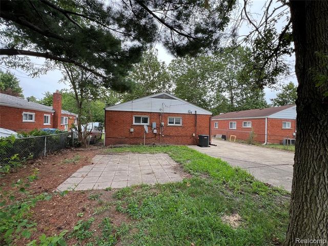 4696 Roosevelt Boulevard, Dearborn Heights, MI 48125