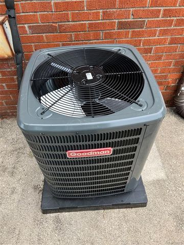 4696 Roosevelt Boulevard, Dearborn Heights, MI 48125