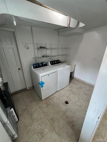 4696 Roosevelt Boulevard, Dearborn Heights, MI 48125