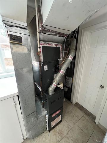 4696 Roosevelt Boulevard, Dearborn Heights, MI 48125