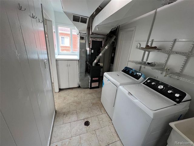 4696 Roosevelt Boulevard, Dearborn Heights, MI 48125