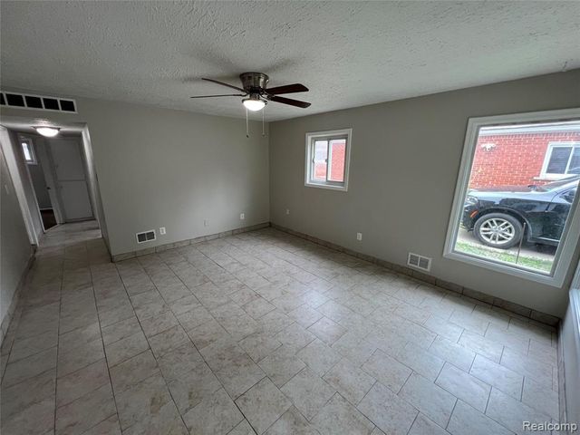 4696 Roosevelt Boulevard, Dearborn Heights, MI 48125