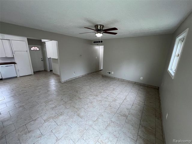 4696 Roosevelt Boulevard, Dearborn Heights, MI 48125