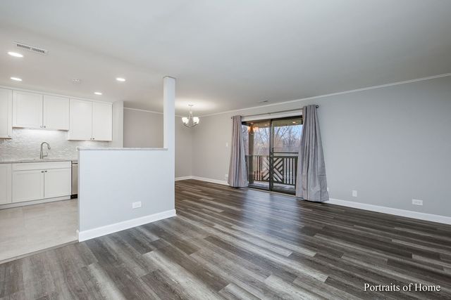 1780 Gloucester Court C, Wheaton, IL 60189