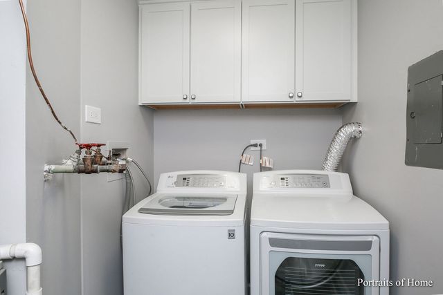 1780 Gloucester Court C, Wheaton, IL 60189