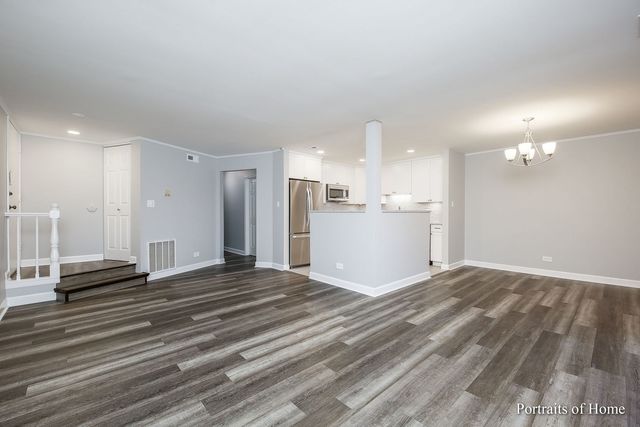 1780 Gloucester Court C, Wheaton, IL 60189