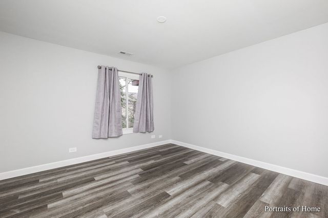 1780 Gloucester Court C, Wheaton, IL 60189