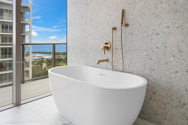 2678 Tigertail Ave 2006, Coconut Grove, FL 33133