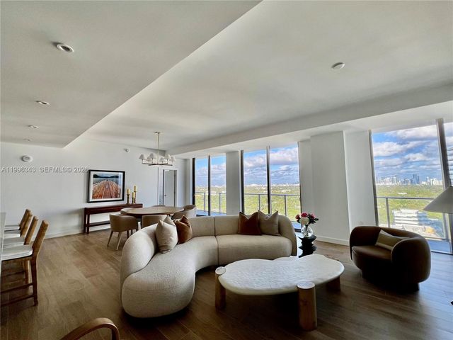 2678 Tigertail Ave 2006, Coconut Grove, FL 33133