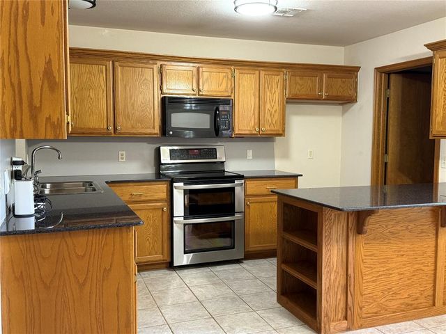 620 Woodbriar Road, Noble, OK 73068