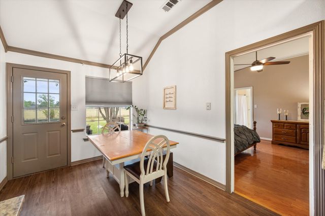 906 S Ward Street, Italy, TX 76651