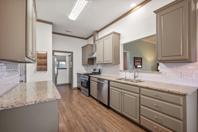 906 S Ward Street, Italy, TX 76651