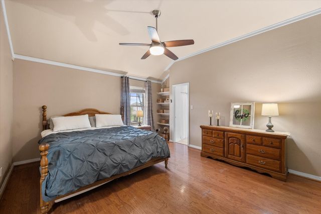 906 S Ward Street, Italy, TX 76651
