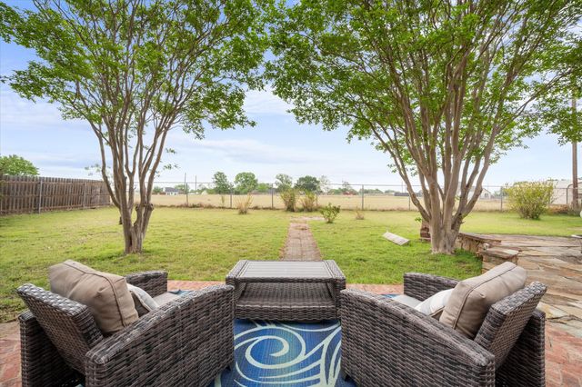 906 S Ward Street, Italy, TX 76651