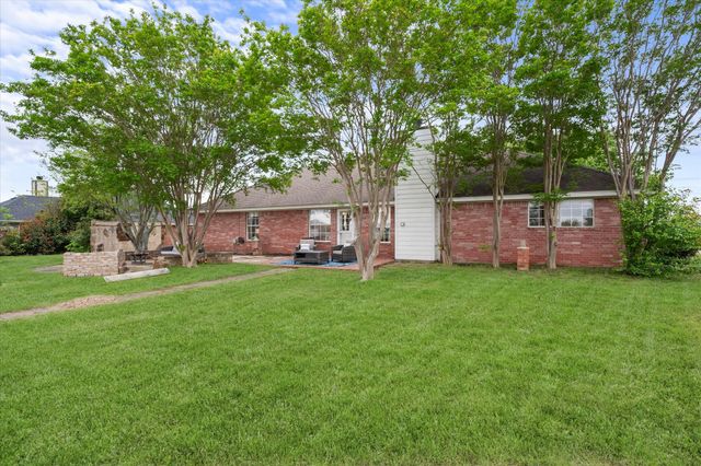 906 S Ward Street, Italy, TX 76651