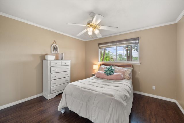 906 S Ward Street, Italy, TX 76651
