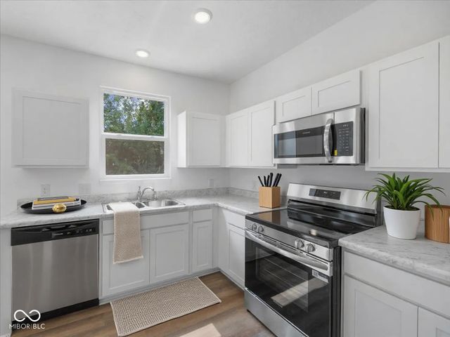 7615 SEBASTIAN Place, Indianapolis, IN 46239