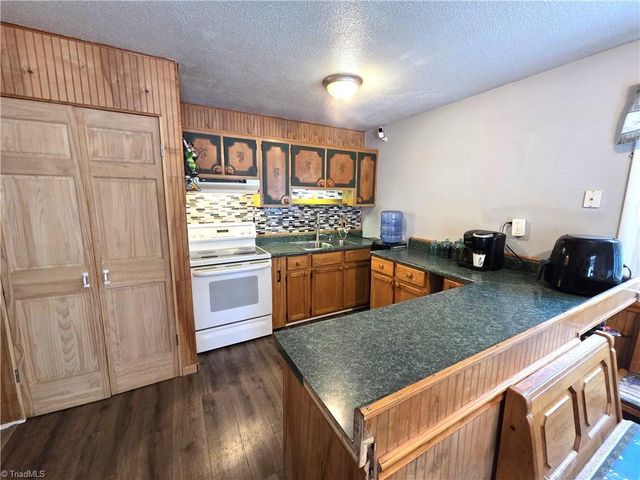 117 Locust Road, King, NC 27021