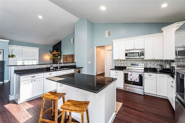 2149 KINGVIEW, Upper Tyrone Twp, PA 15683