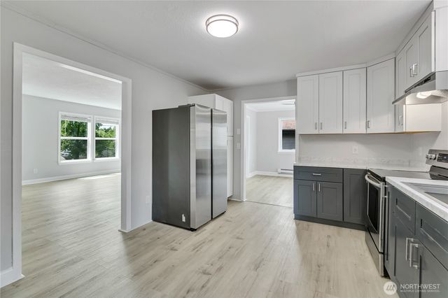 137 Wayne Avenue, Pacific, WA 98047