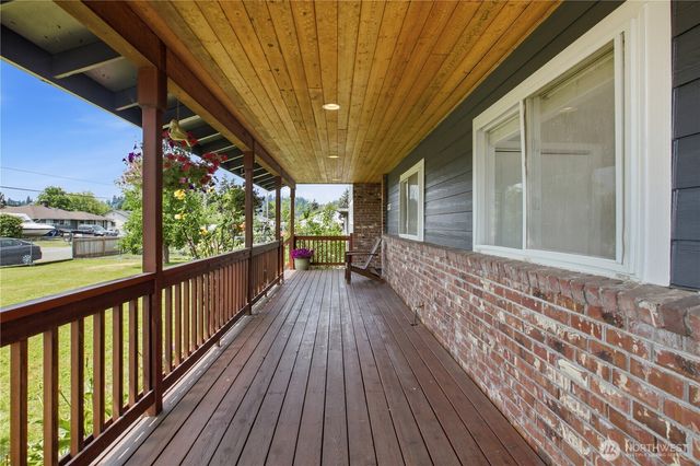 137 Wayne Avenue, Pacific, WA 98047