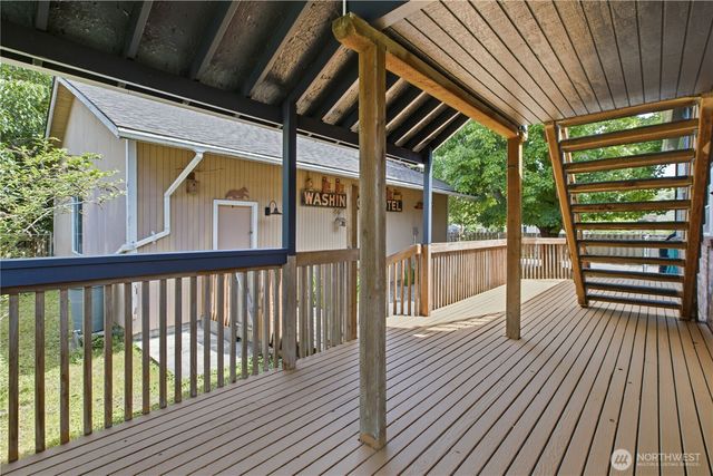 137 Wayne Avenue, Pacific, WA 98047