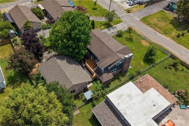 137 Wayne Avenue, Pacific, WA 98047