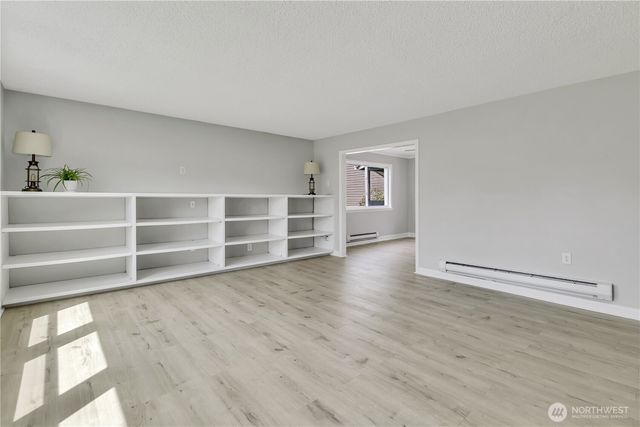 137 Wayne Avenue, Pacific, WA 98047