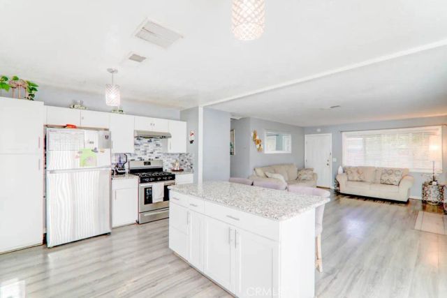 17152 Schollview Avenue, Palmdale, CA 93591