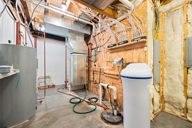 210 Marina Cove Court, Polk City, IA 50226