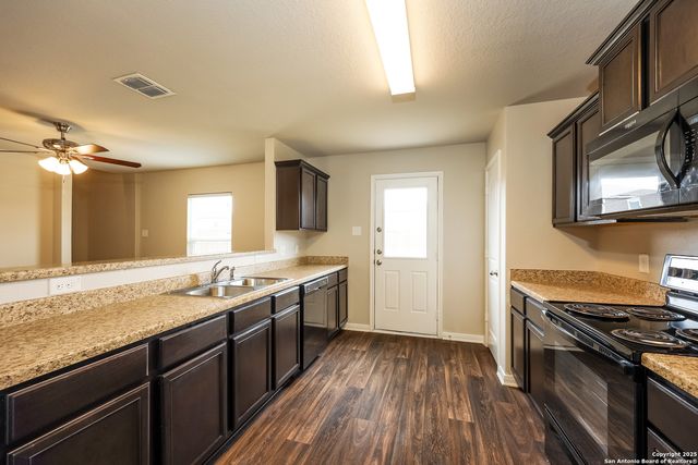 6814 Treselle, San Antonio, TX 78252