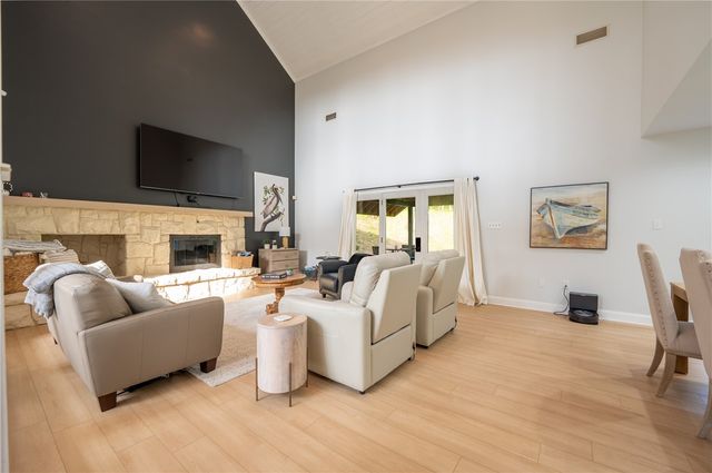 550 Locust Valley Rd, Hempfield Twp, PA 15601