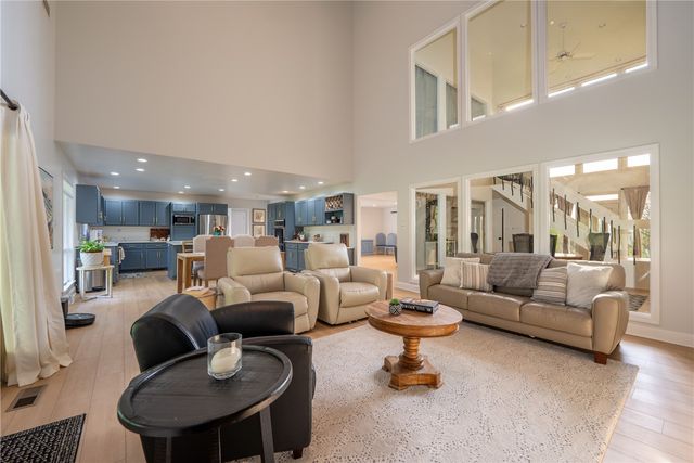 550 Locust Valley Rd, Hempfield Twp, PA 15601