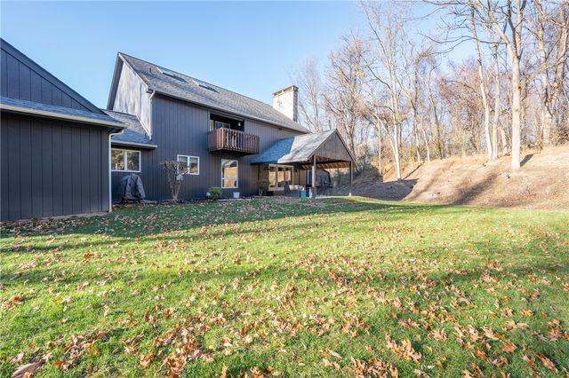 550 Locust Valley Rd, Hempfield Twp, PA 15601