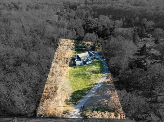 550 Locust Valley Rd, Hempfield Twp, PA 15601