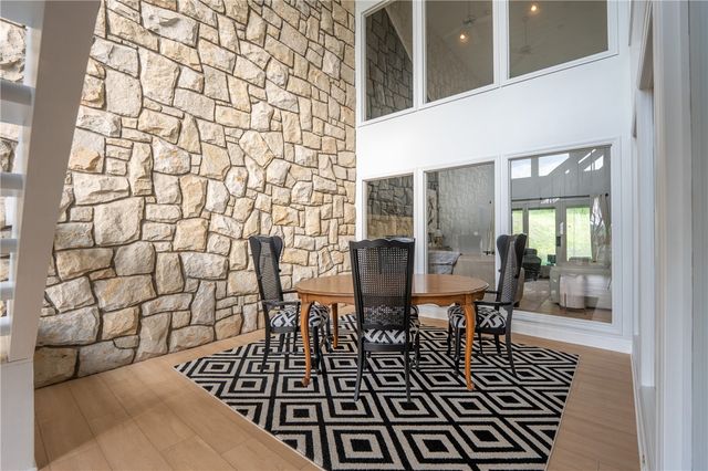 550 Locust Valley Rd, Hempfield Twp, PA 15601