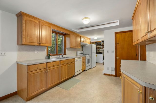 168 Pleasant Bay Rd, Harwich, MA 02645