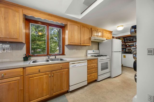 168 Pleasant Bay Rd, Harwich, MA 02645