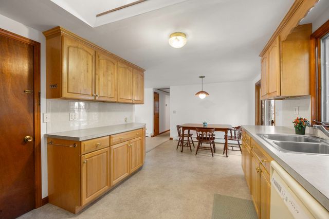 168 Pleasant Bay Rd, Harwich, MA 02645