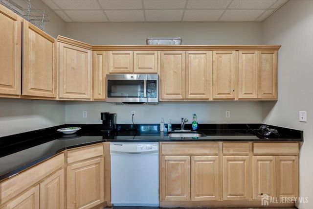 525 Edpas Road, New Brunswick, NJ 08901