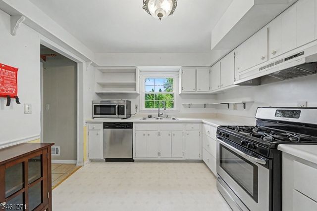 2 Arlyn Ln, Randolph Twp., NJ 07869