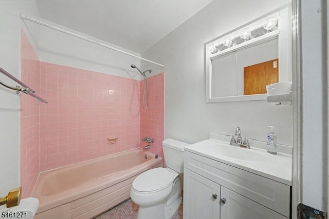 2 Arlyn Ln, Randolph Twp., NJ 07869