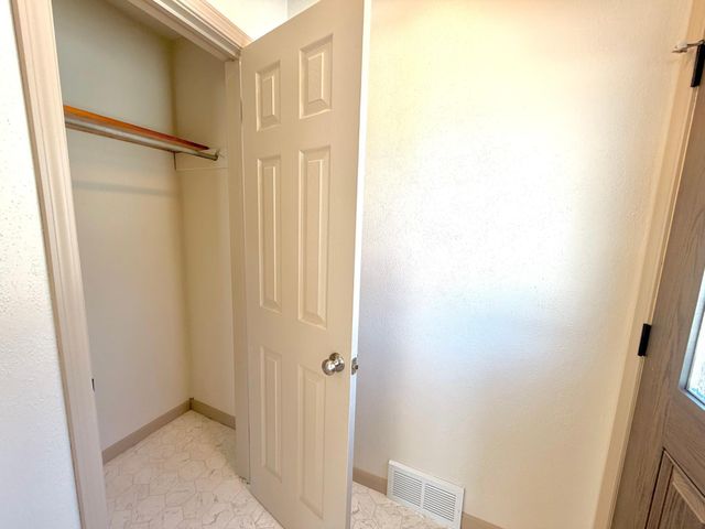 1819 6th Street S, Moorhead, MN 56560