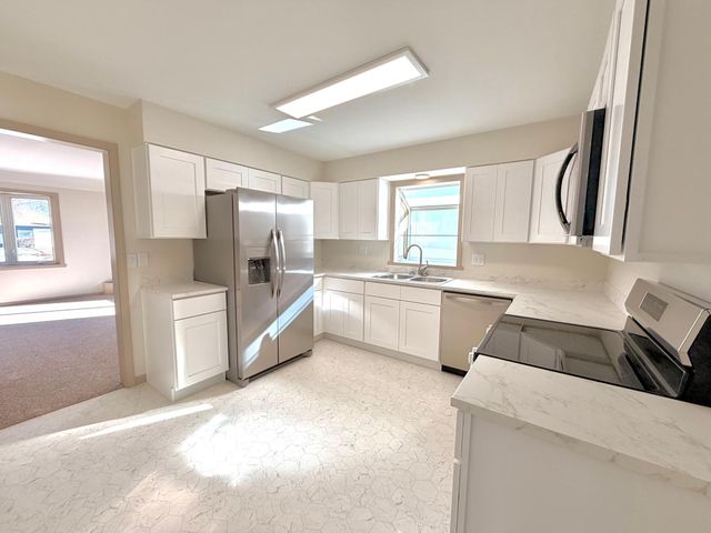 1819 6th Street S, Moorhead, MN 56560