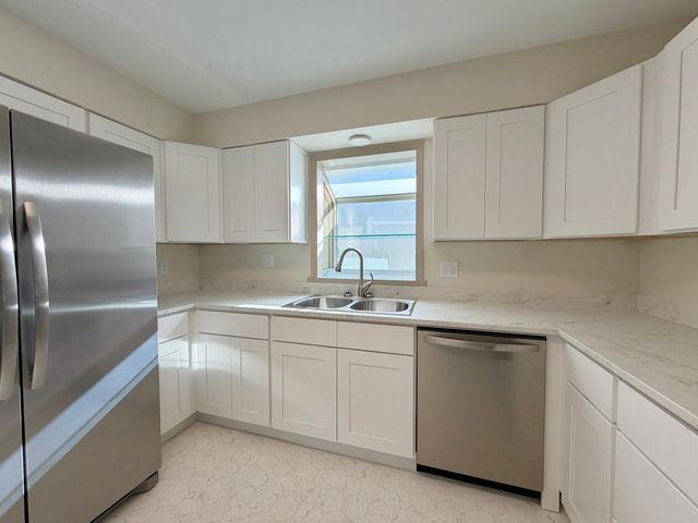 1819 6th Street S, Moorhead, MN 56560