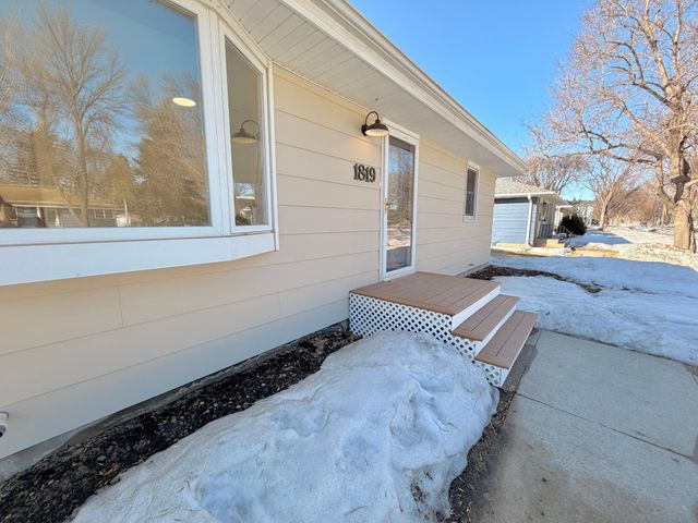 1819 6th Street S, Moorhead, MN 56560