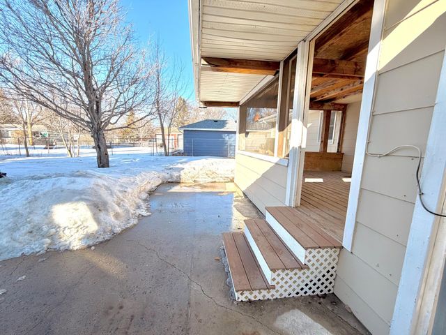 1819 6th Street S, Moorhead, MN 56560