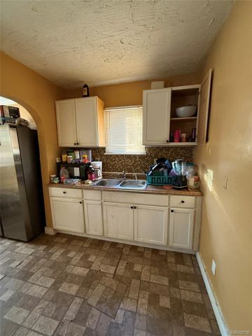 16180 Snowden Street, Detroit, MI 48235